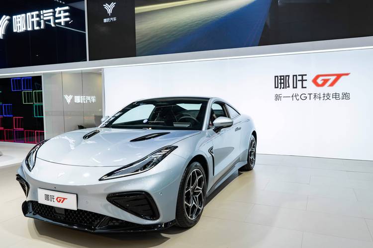 广州白云区启妙冠企业管理咨询哪吒汽车在智能汽车领域的表现，领途汽车在新能源汽车市场中的影响力